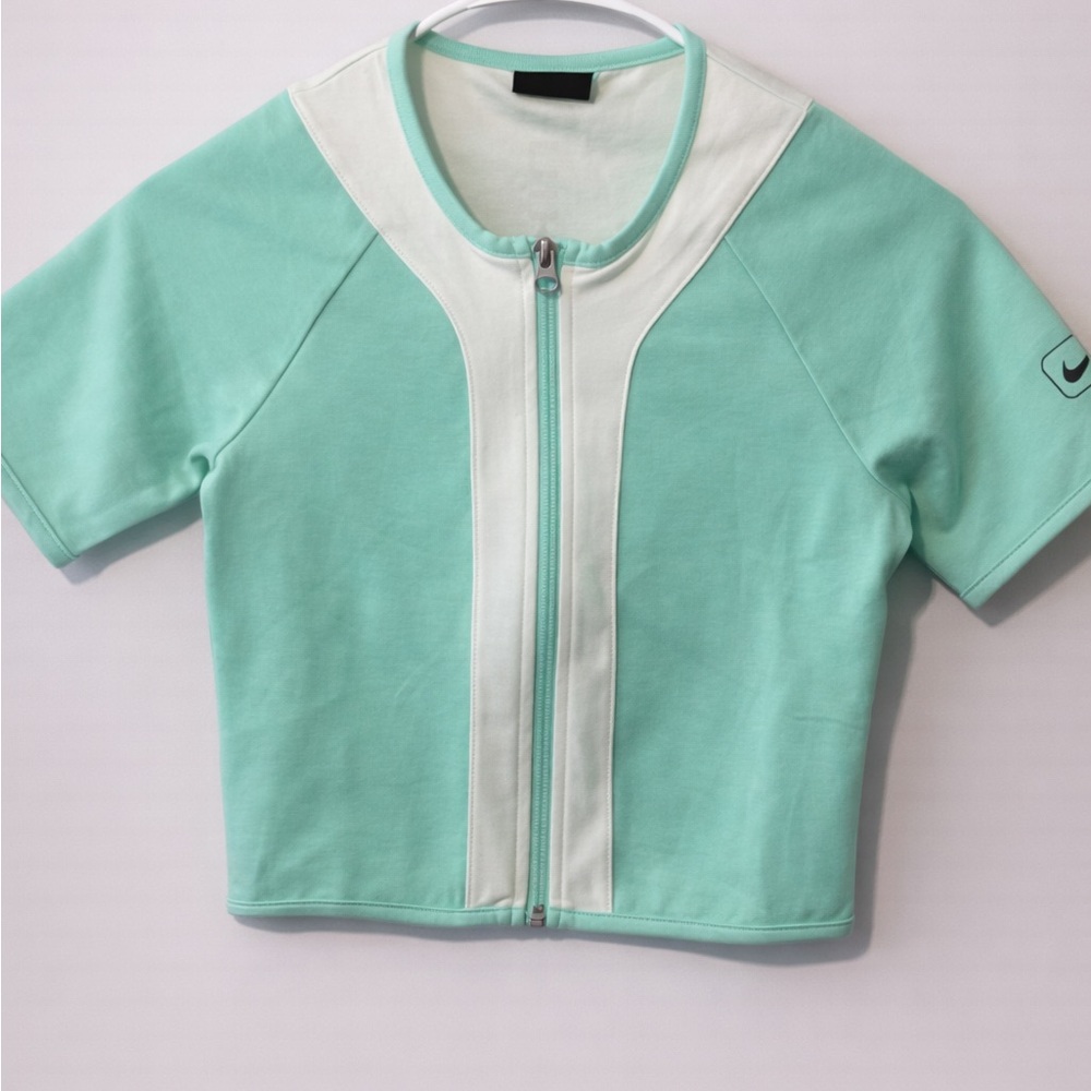 Nike Women’s Sportswear Street Short Sleeve Crop. 5/25